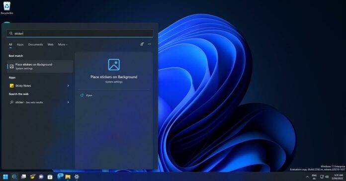 我们首先看一下 Windows 11 自定义桌面背景的新工具