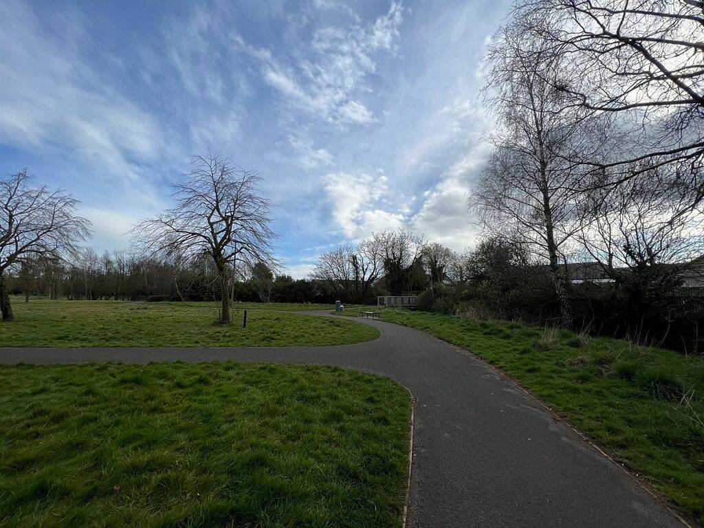 Park-3-iPhone-13-Pro-Wide-Angle-1024x768-2