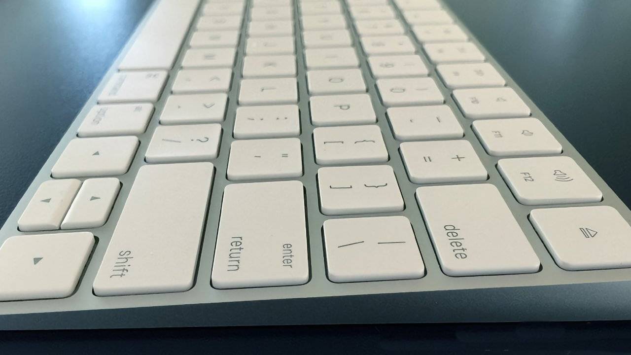 47145-91853-000-lead-Magic-Keyboard-xl