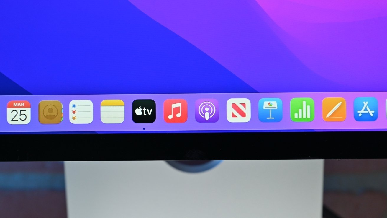 比较:Apple Studio Display 与 Porsche Design AOC Agon Pro 显示器