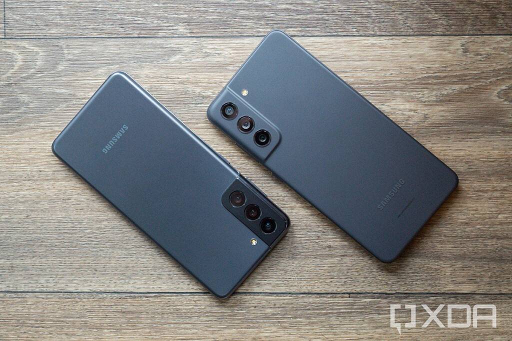 三星 Galaxy S21 与 Galaxy S21 FE:哪款手机物有所值?