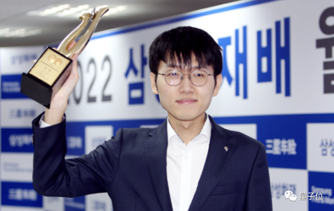击败申真谞陪练的围棋AI,却输给了业余人类棋手