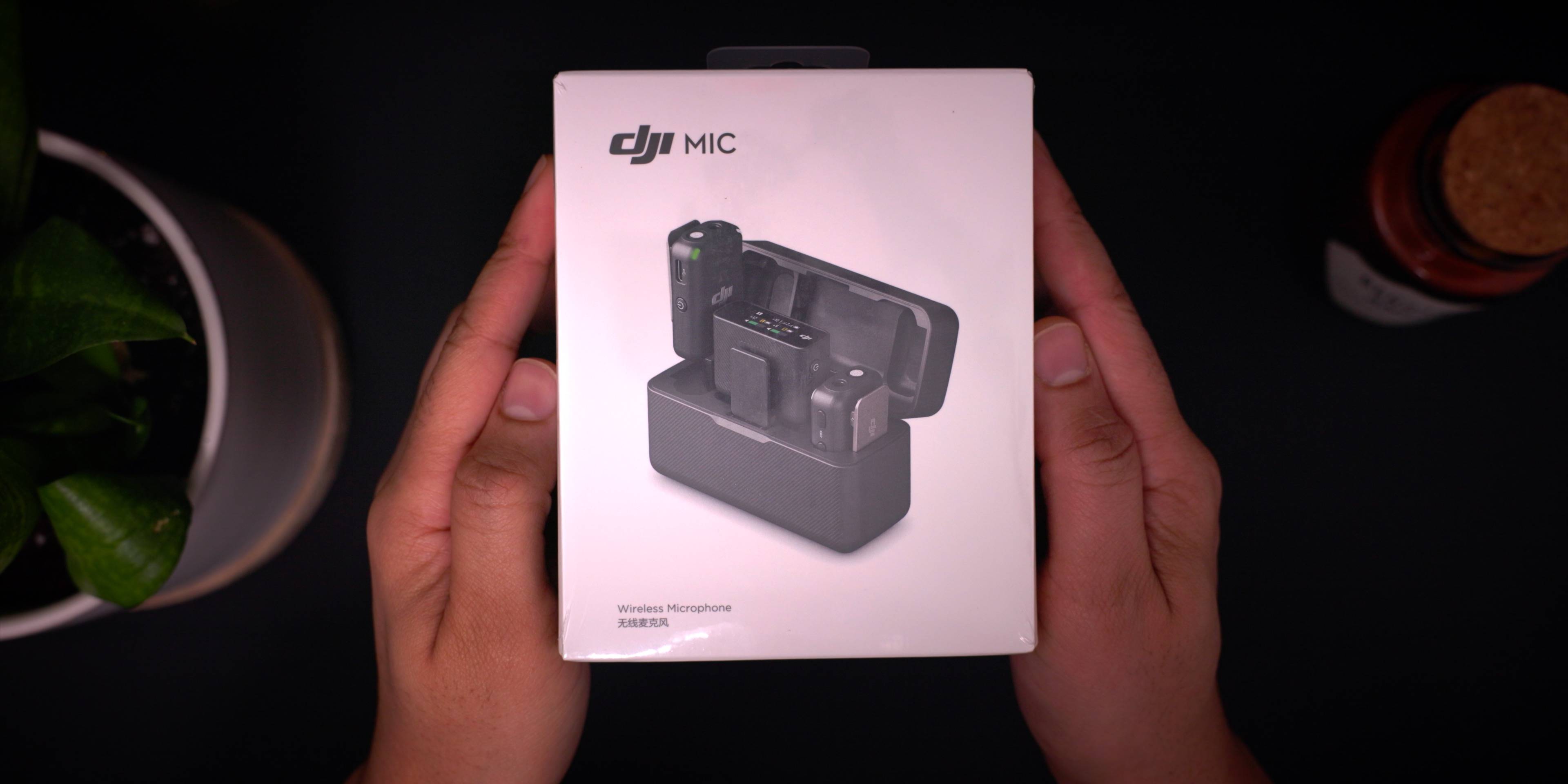 DJI Mic – 一款超级灵活的无线麦克风,带有类似 AirPods 的充电盒