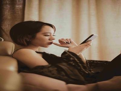 如何在没有电话的情况下阅读某人的短信?
