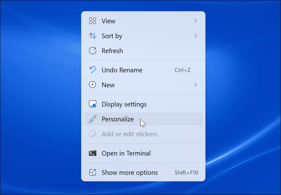 如何在 Windows 上的双显示器上设置不同的壁纸