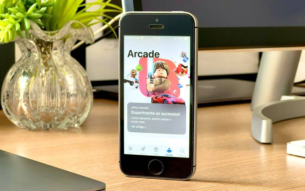 六年后,第一代 iPhone SE 运行最新版本的 iOS——它仍然很好