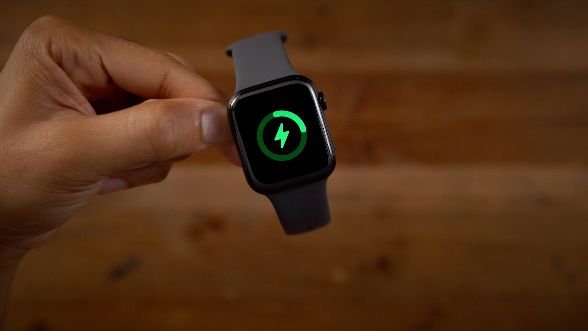 2022 年应该买哪款 Apple Watch?以下是系列 7 与系列 6 及更早版本的比较