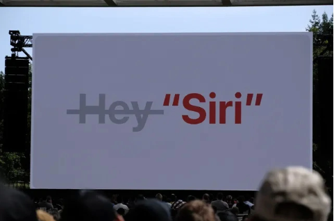 苹果出奇招,Siri唤醒词变“Siri”