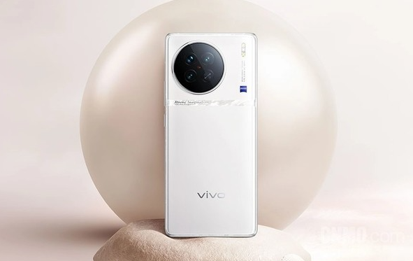 vivo X100曝光:Pro版暗光场景超越90 Pro+,超大杯更“生猛”