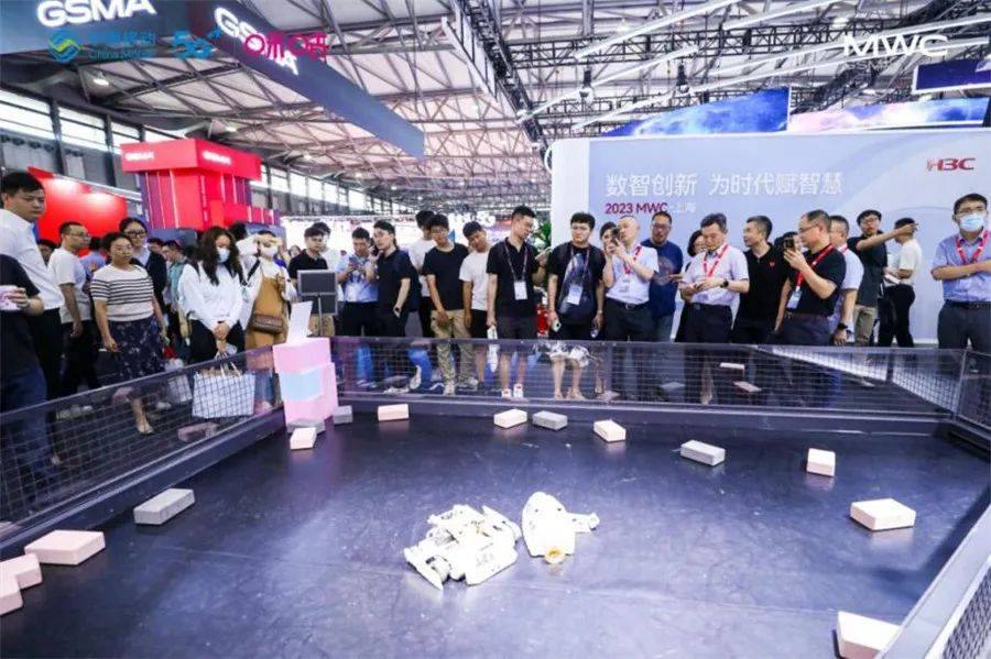趣味打卡MWC上海 中国移动咪咕元宇宙比特空间站引爆体验热潮