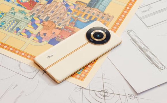 realme 11X隆重登陆印度市场,全新直屏设计与圆形摄像头助阵!