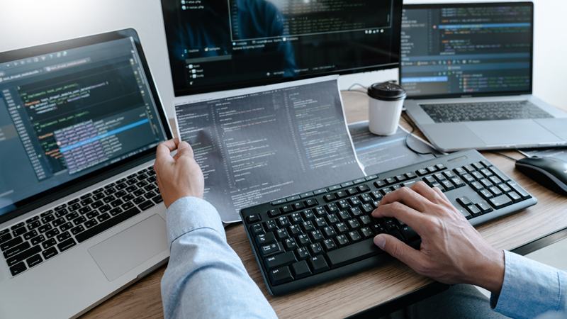 Databricks 发布大数据分析平台 Spark 用 AI 模型 SDK：一键生成 SQL 及 FySpark 语言图表代码