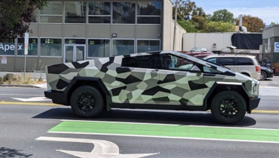 特斯拉Cybertruck原型车现身加州街头,迷彩涂装引发关注