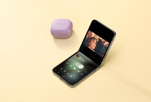 创新拍摄模式：三星Galaxy Z Flip5为您带来更便捷的拍摄体验