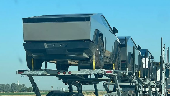 特斯拉Cybertruck原型车抵达弗里蒙特工厂,离量产更近