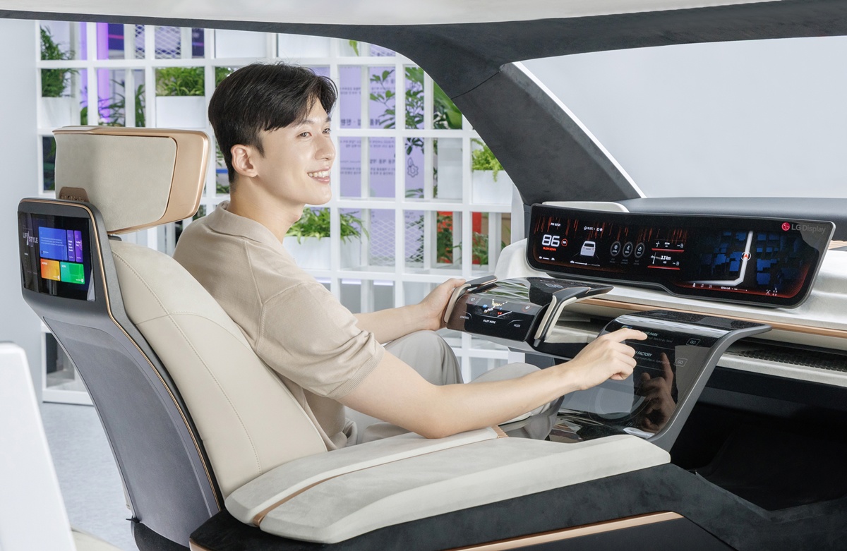 LG 展示:今年年底将首次在全球范围内大规模生产超过30英寸的车载OLED屏幕面板