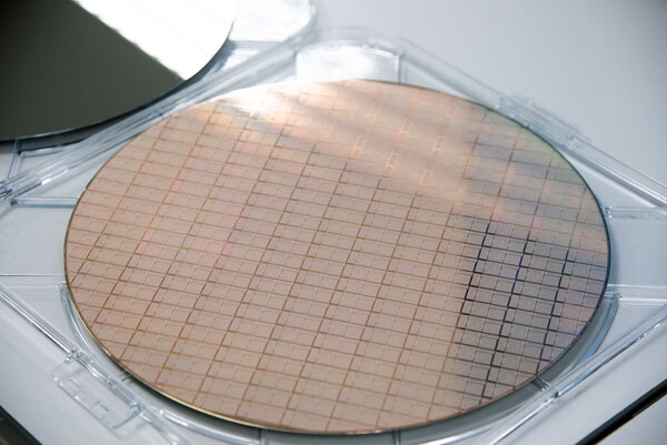 Intel酷睿Ultra的产能难题：每月仅能生产36.5万颗