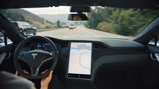特斯拉收到NHTSA特别命令:提供有关Autopilot功能的信息