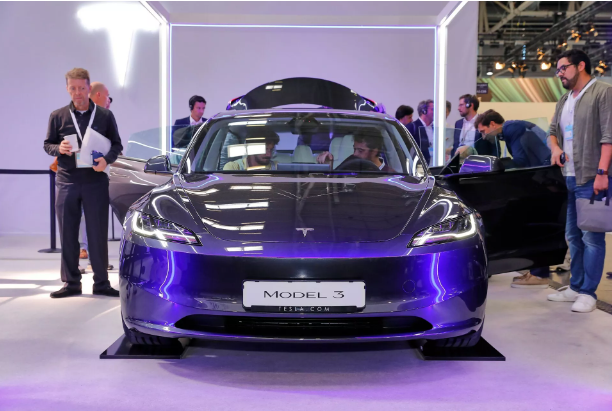特斯拉全新Model 3亮相慕尼黑车展,外观升级、内饰调整全解析!