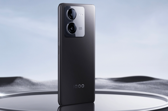 iQOO Z8:全球最佳LCD屏幕搭载 性能小超人即将登场