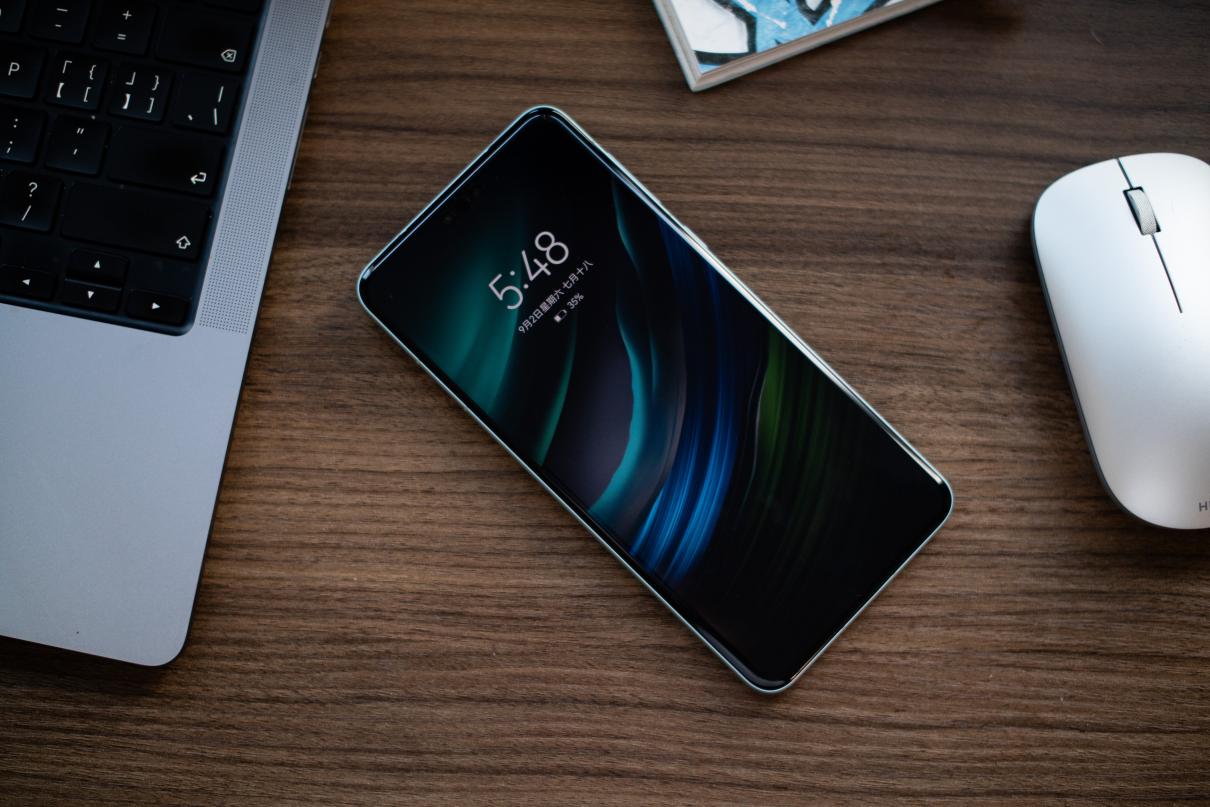 华为 Mate 60 Pro 爆火!以全新外观设计亮相,致敬奔腾不息的力量
