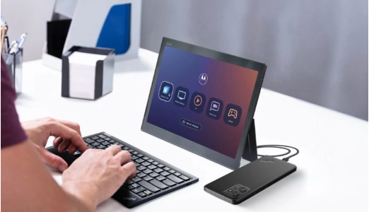 联想ThinkPhone引领移动办公新潮流,Windows 365助力前行