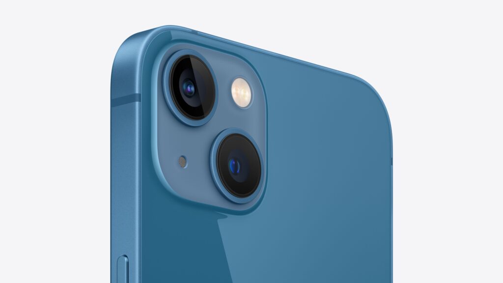 新标题:iPhone 13降价后的性价比大幅提升!新旧价格对比分析!