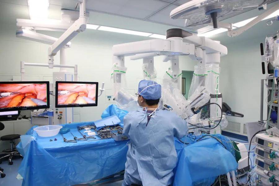 借助机器人精准“操刀”!守护前列腺癌患者健康