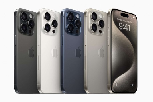 王腾称赞iPhone 15 Pro的手感提升,重量不超过190克