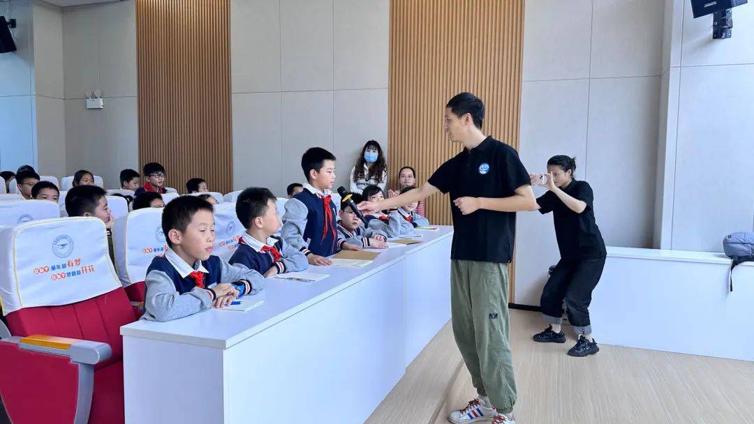 宾果智能荣幸受邀主办武汉金银湖二小科普“五进”系列活动——机器人嘉年华