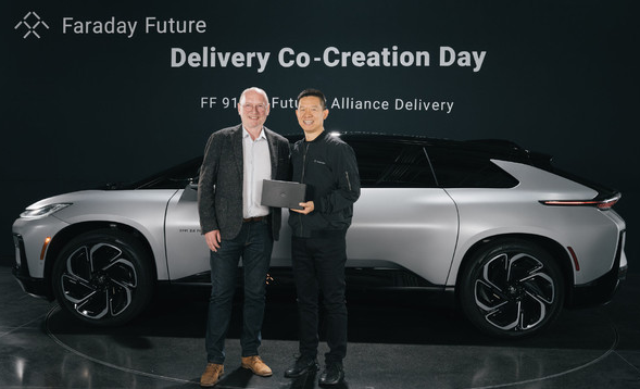 FF 91 2.0 Futurist Alliance首次交付:贾跃亭亲自接车
