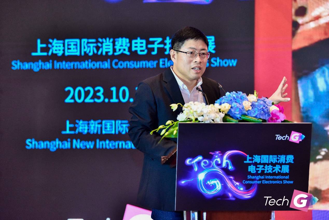 AI大潮下,联想王传东揭示智慧生活五大特征