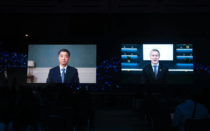 华为高管胡厚崑表示:5G仍将成为运营商收入增长的主要推动力,主要面向消费者业务