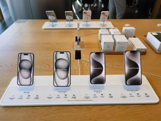 科技热潮:华为Mate60和iPhone15系列引发销售飙升