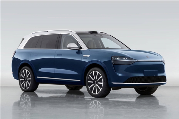 问界M9 SUV车型登场:太阳能板与车身传感器双料黑科技