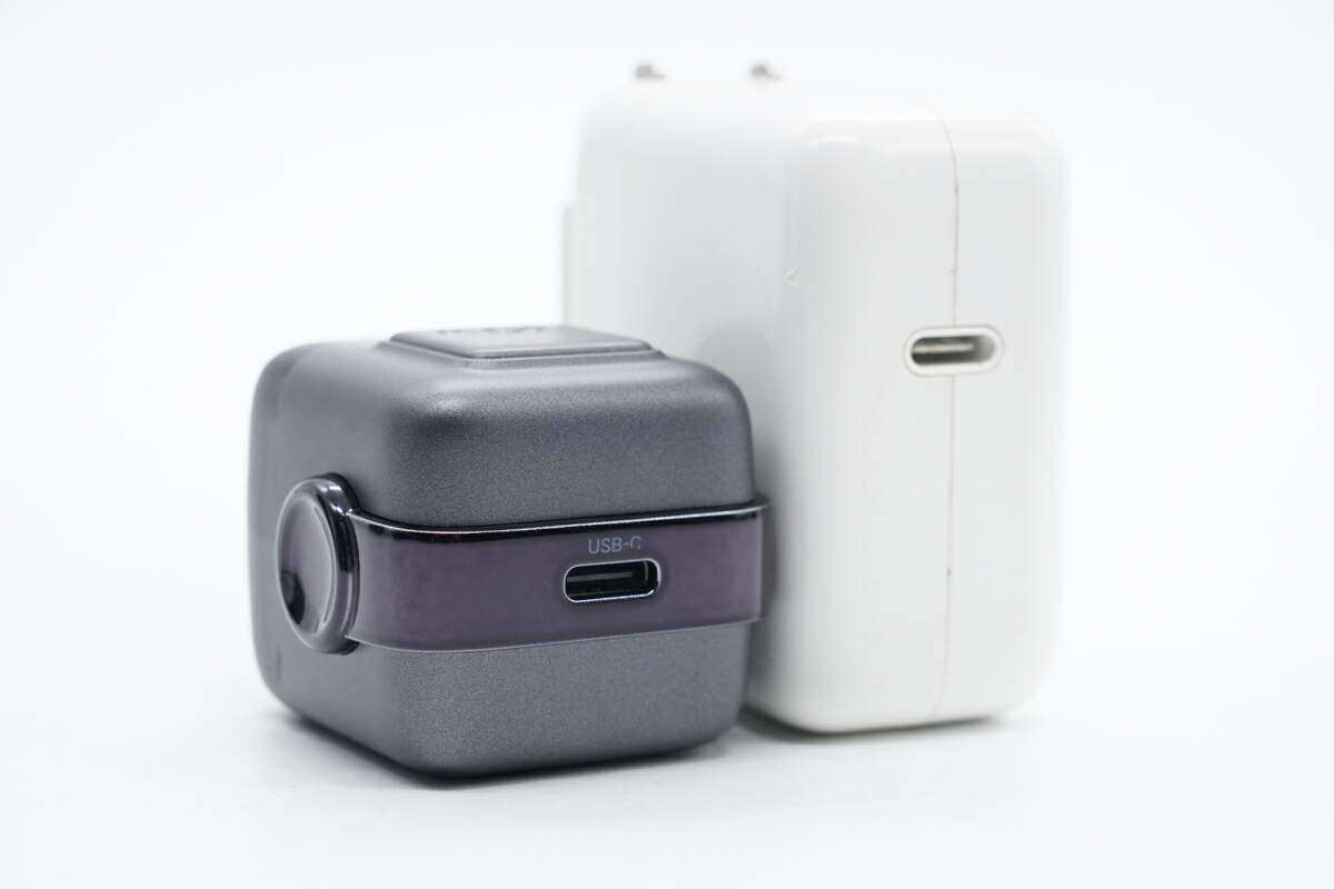 既是充电器也是手办，绿联30W Q湃机器人快充拆解