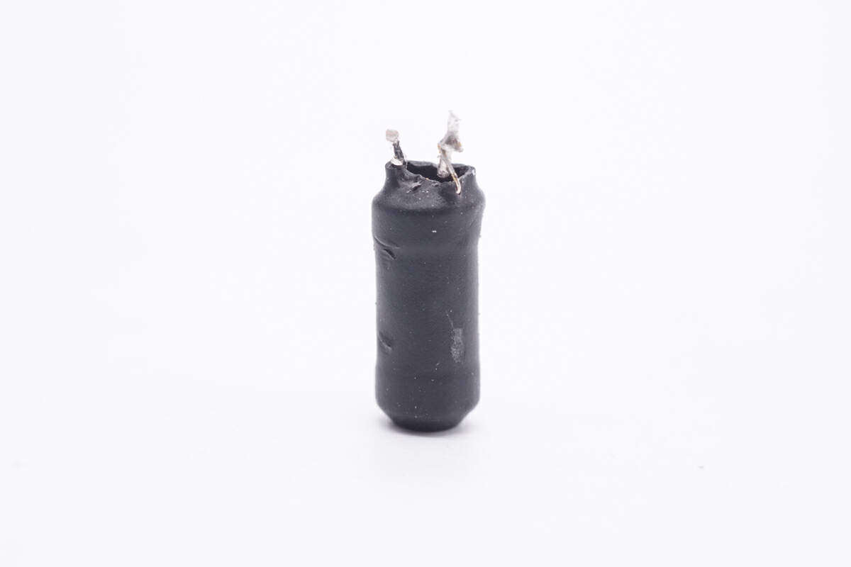 既是充电器也是手办，绿联30W Q湃机器人快充拆解