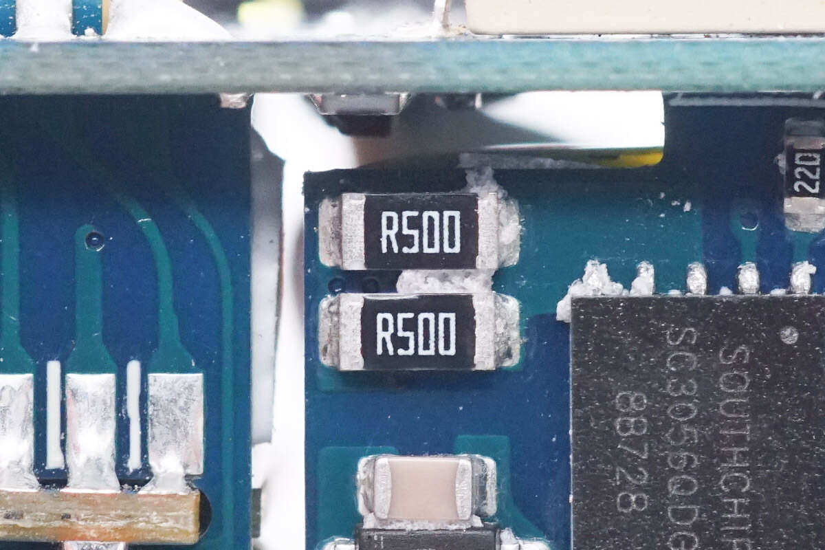 既是充电器也是手办，绿联30W Q湃机器人快充拆解