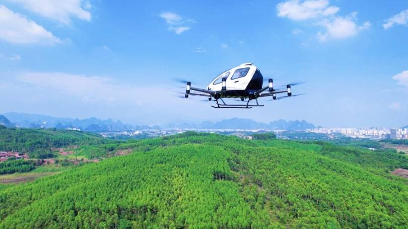 广州“飞出”的无人机巨头：取得全球首张合格证，“空中打的”要来了