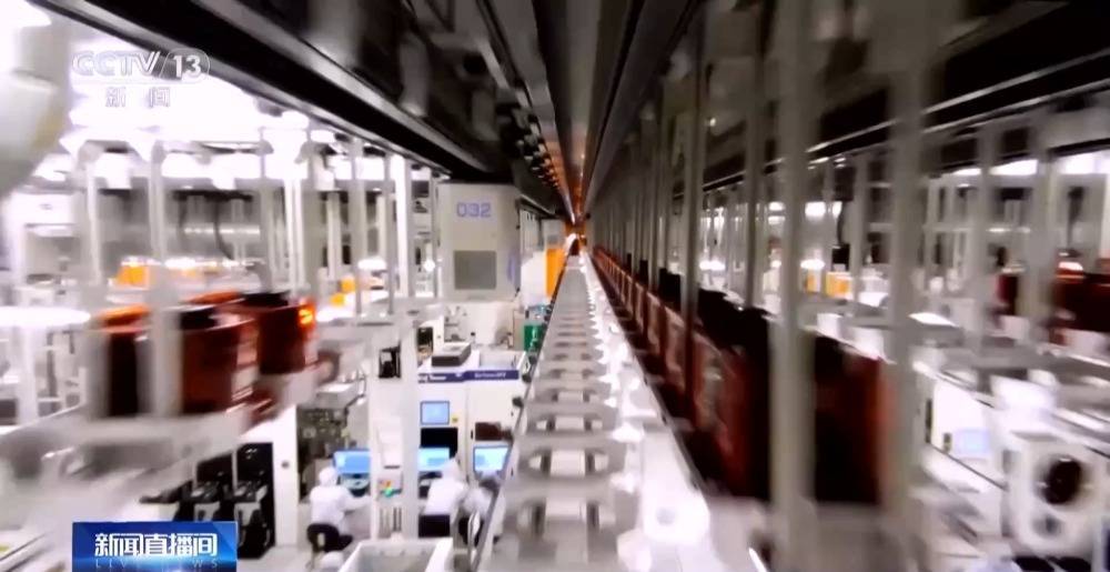 机器人也能吟诗作赋！2023全球工业互联网大会科技感十足