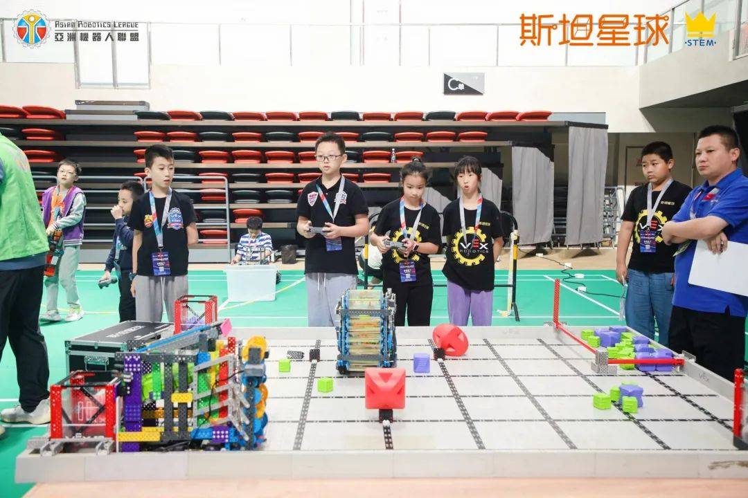 斩获双冠，狂揽26个奖，13支进国赛！VEX机器人华东赛斯坦星球再展英姿！