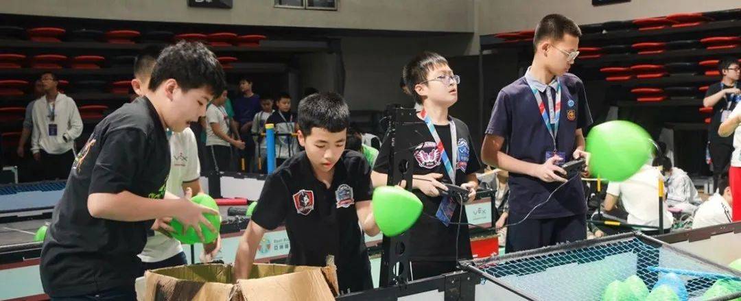 斩获双冠，狂揽26个奖，13支进国赛！VEX机器人华东赛斯坦星球再展英姿！