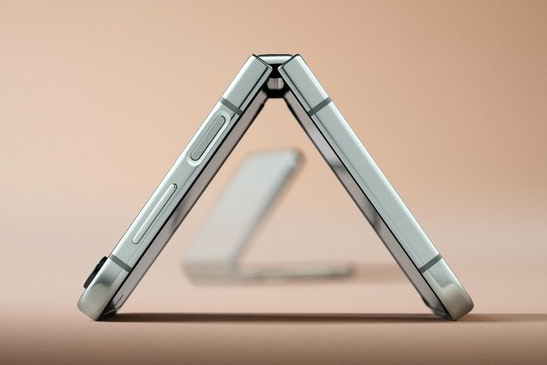 三星Galaxy Z Flip5：折叠手机领域新巅峰 耐用性再升级