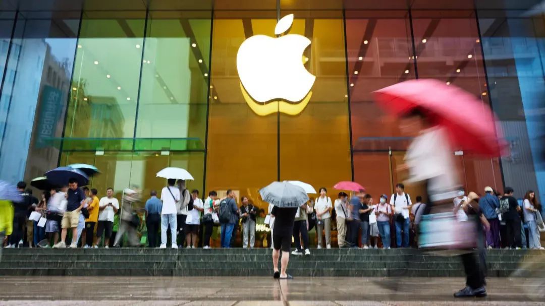 iPhone 外壳材料最全回顾:从塑料进化到金属