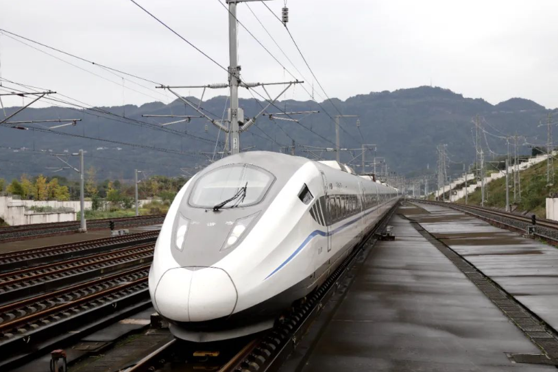 CRH2G 型高寒动车组即将上线成都:最高设计时速 250 公里,零下 40℃可正常运行