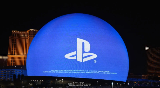微软 Xbox 打广告第二天,索尼 PlayStation 也现身拉斯维加斯球形场馆大屏