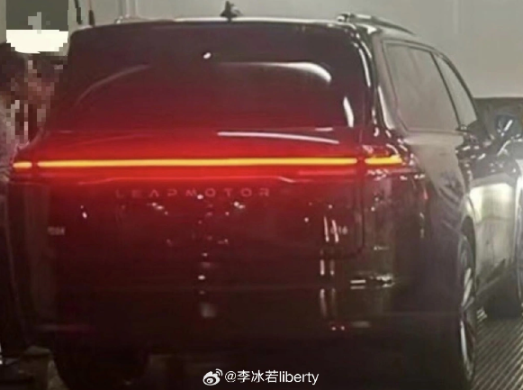 零跑C16试制车首次曝光,简约外观引发消费者期待
