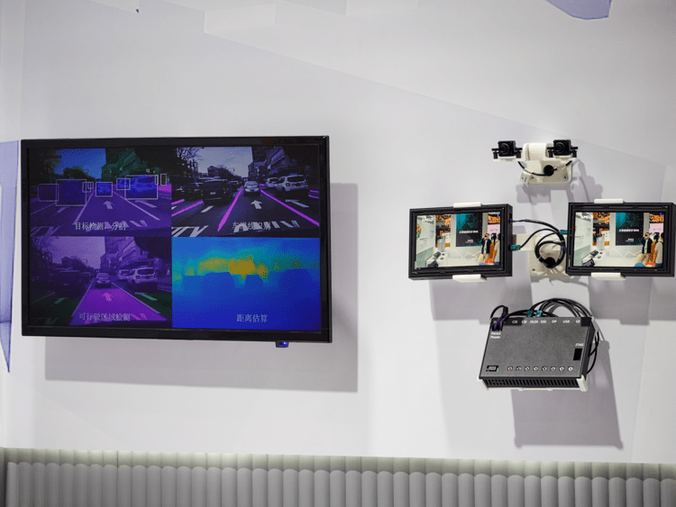AMD在进博会上展示AI技术：引领PC新时代，让AI走进千家万户