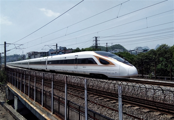 京哈—京港澳通道重要组成部分:哈伊高铁全线架梁工程胜利完成