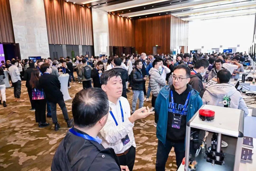 英特尔 FPGA 迎来新机，AI 爆发、万物互联势不可挡